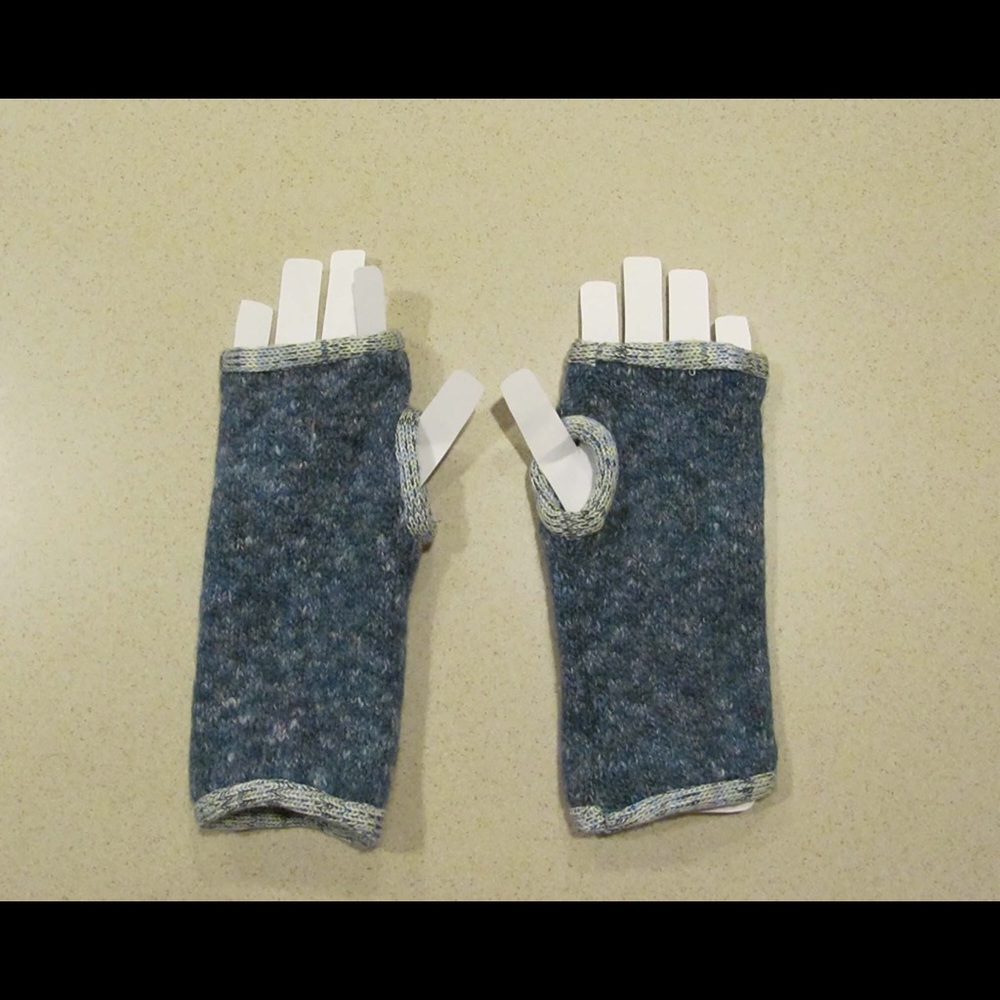 Wrist length texting gloves